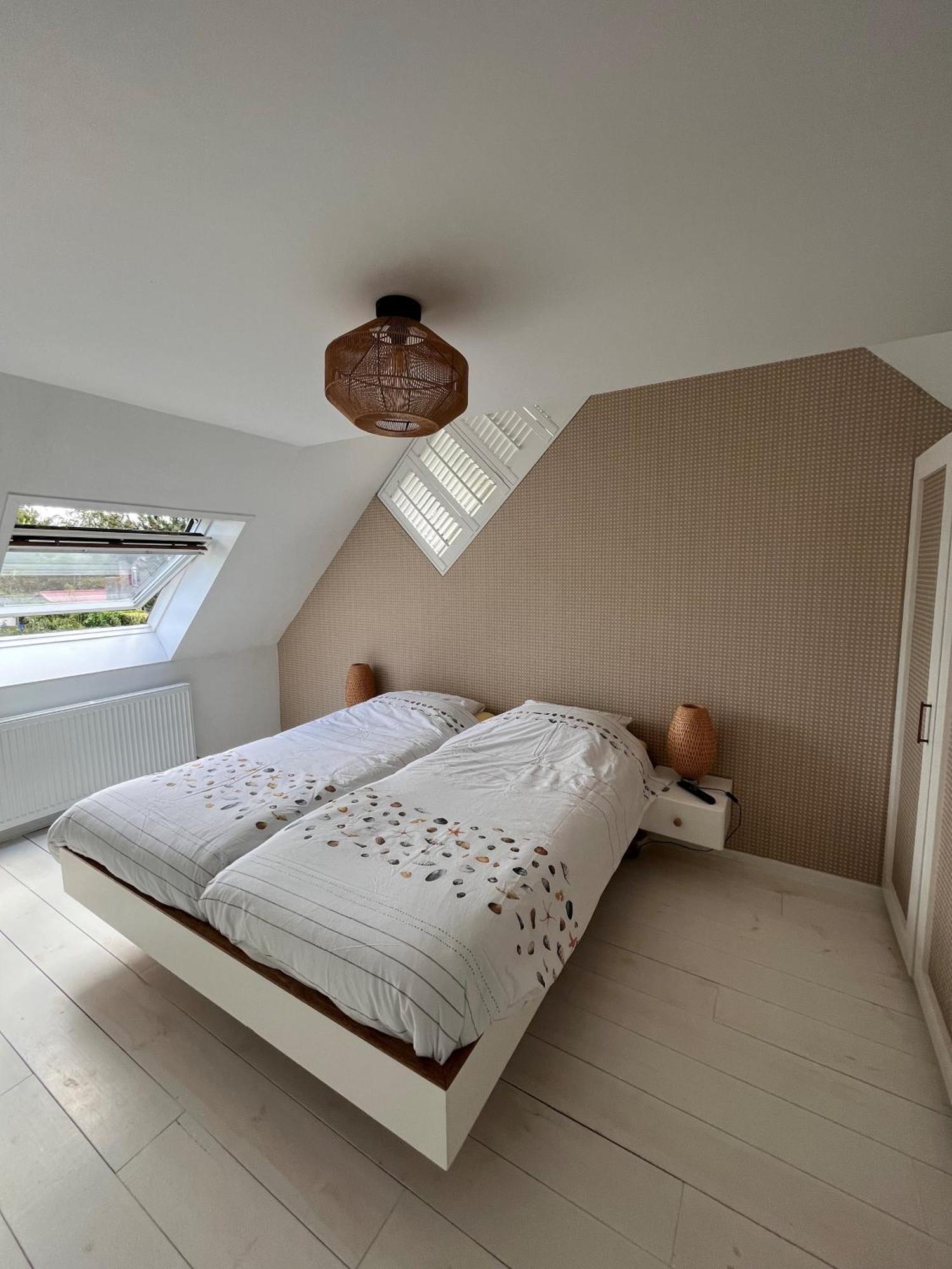 Cosy Vacation Home With Large Fenced Garden Броунисе Екстериор снимка