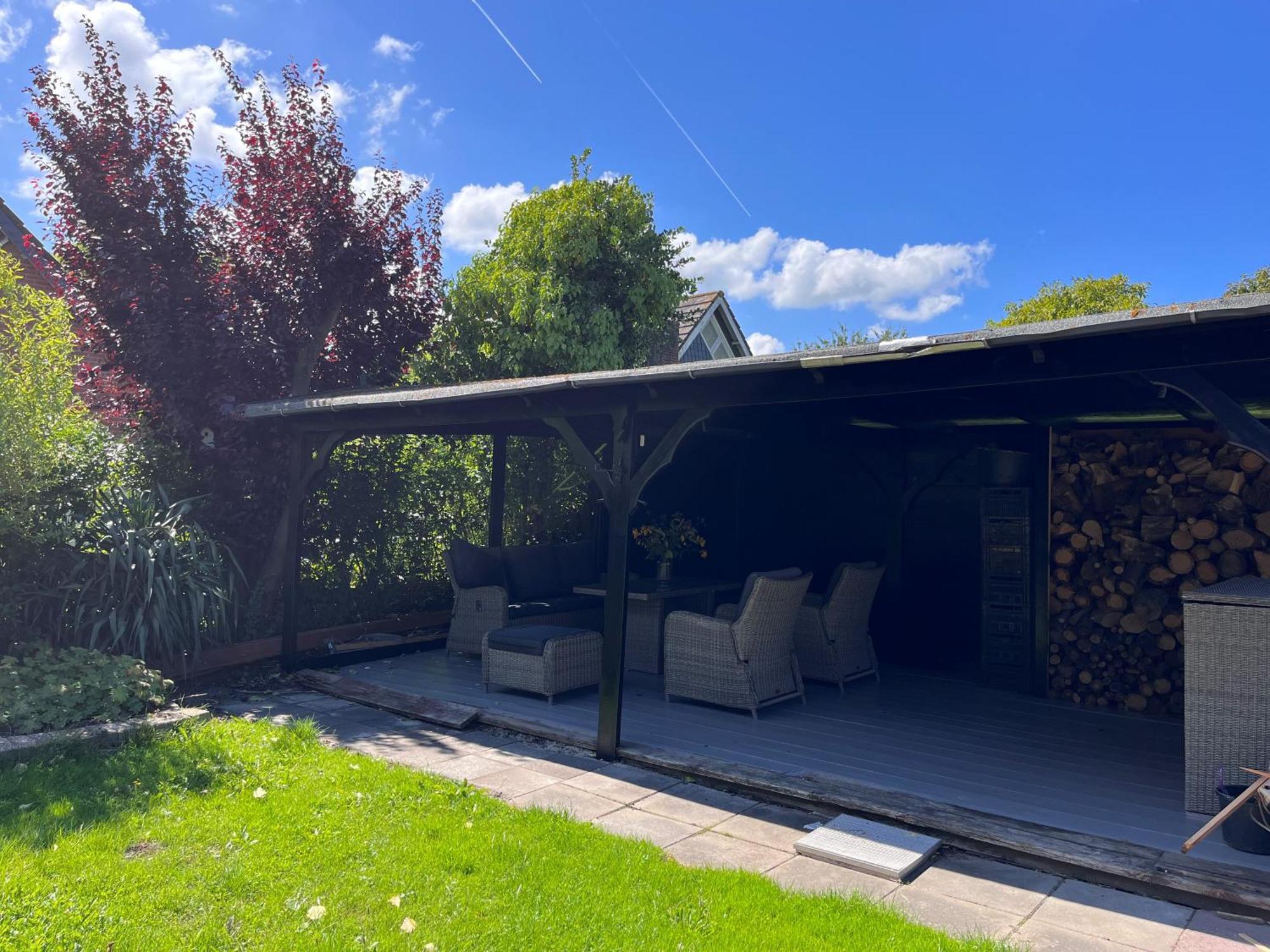 Cosy Vacation Home With Large Fenced Garden Броунисе Екстериор снимка